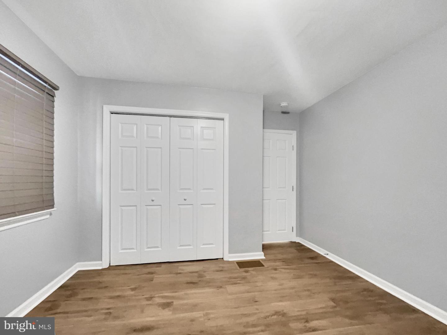 1326 Farmington Ave Property Photo 10