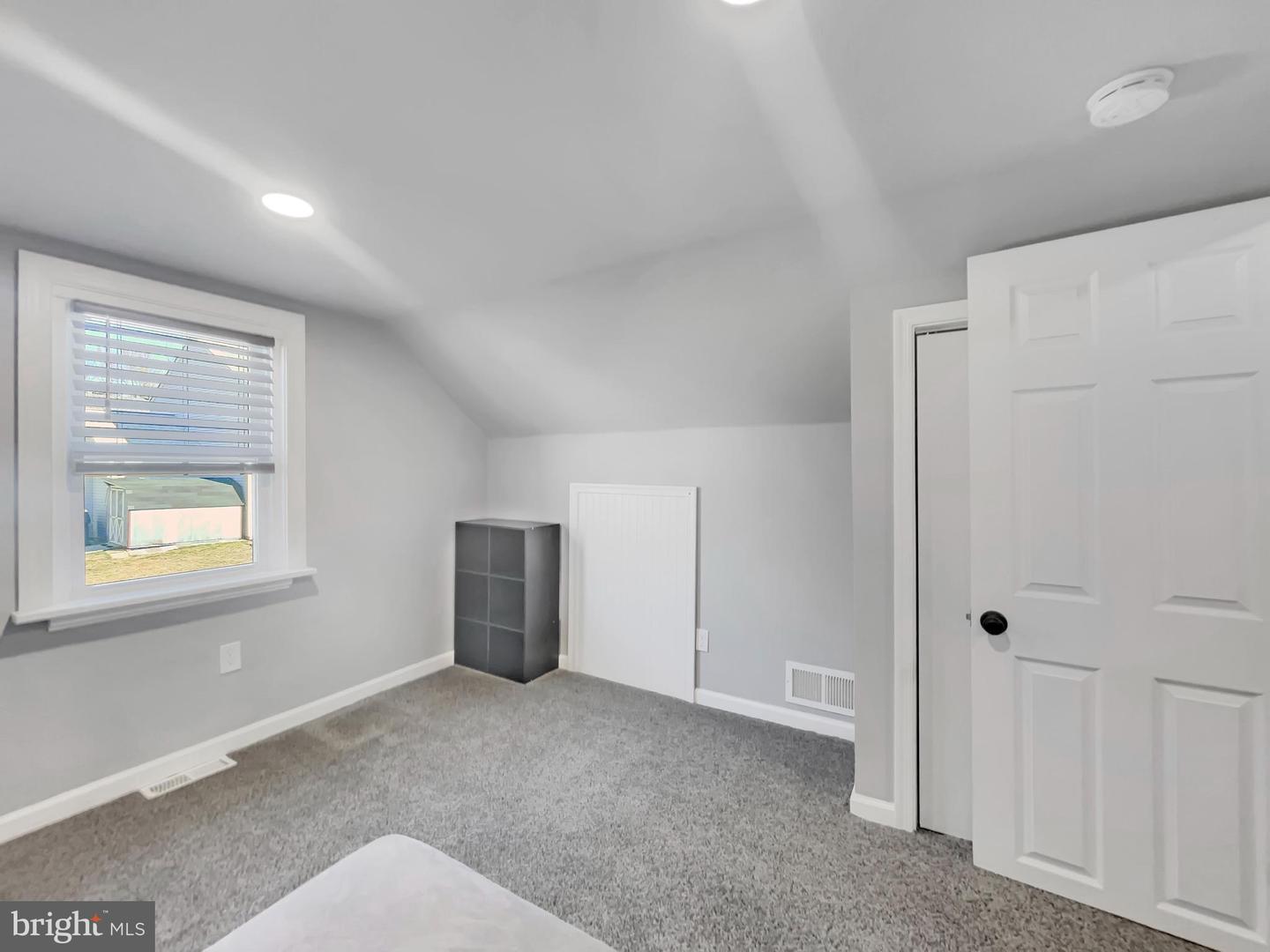 1326 Farmington Ave Property Photo 14