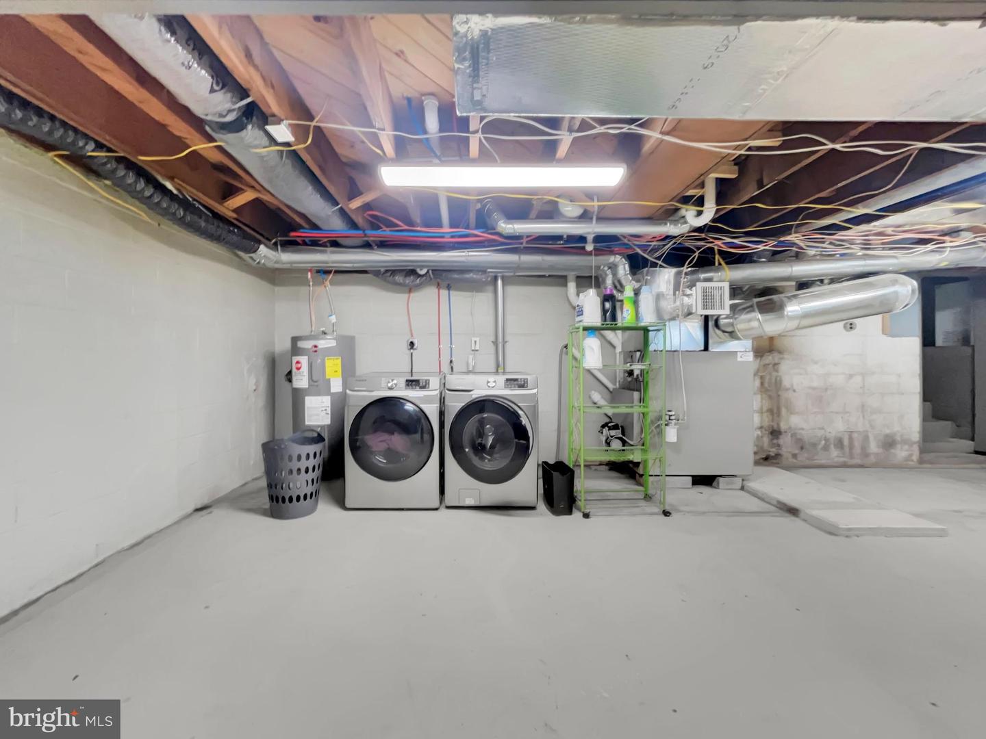1326 Farmington Ave Property Photo 16