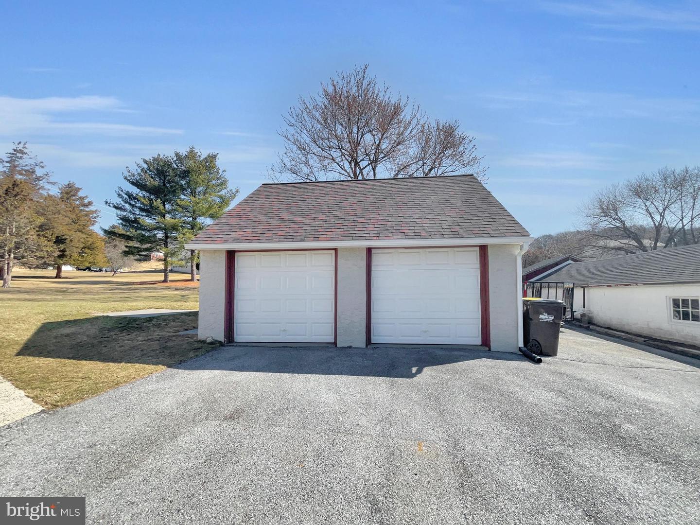1326 Farmington Ave Property Photo 17