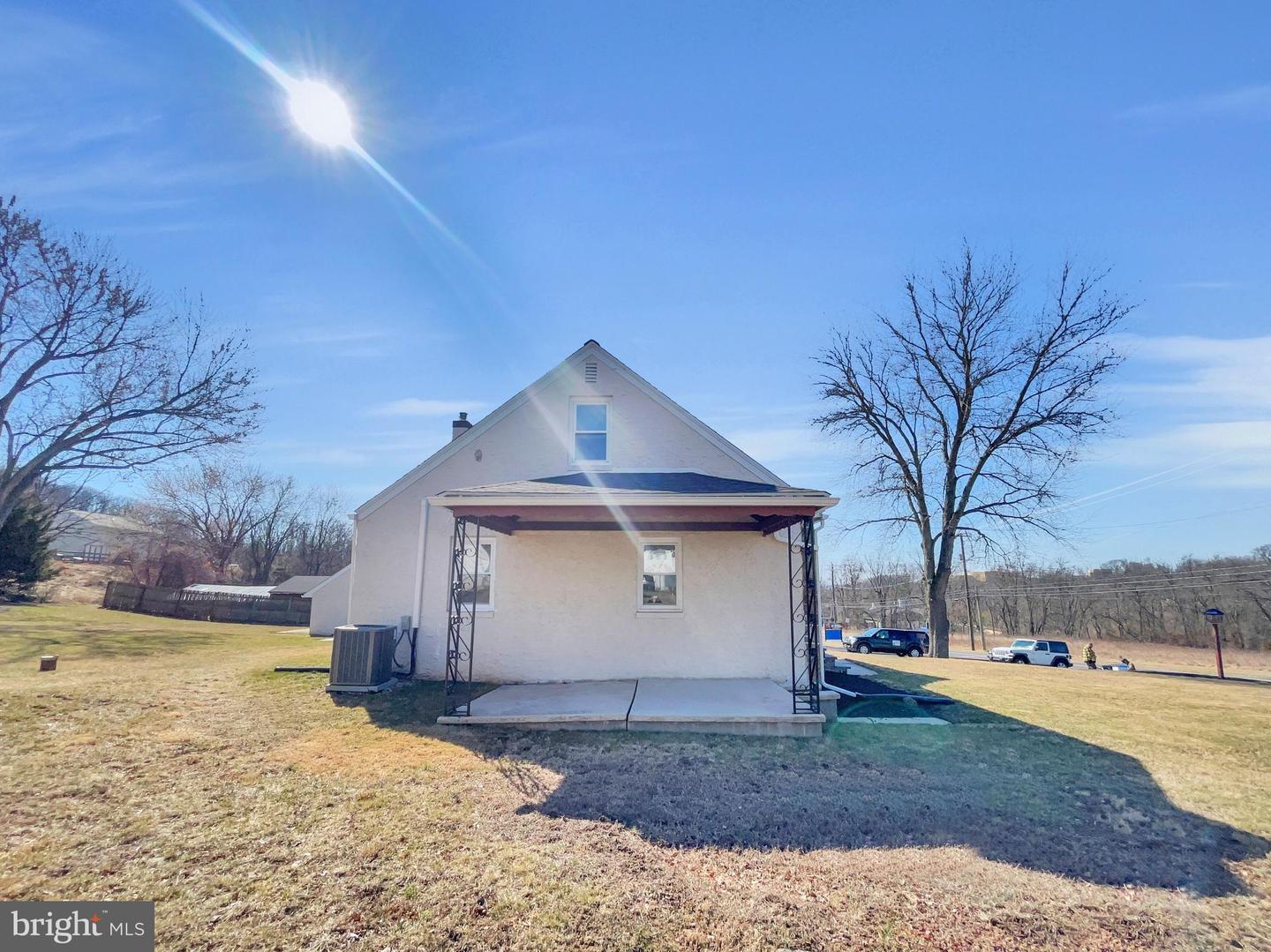1326 Farmington Ave Property Photo 21
