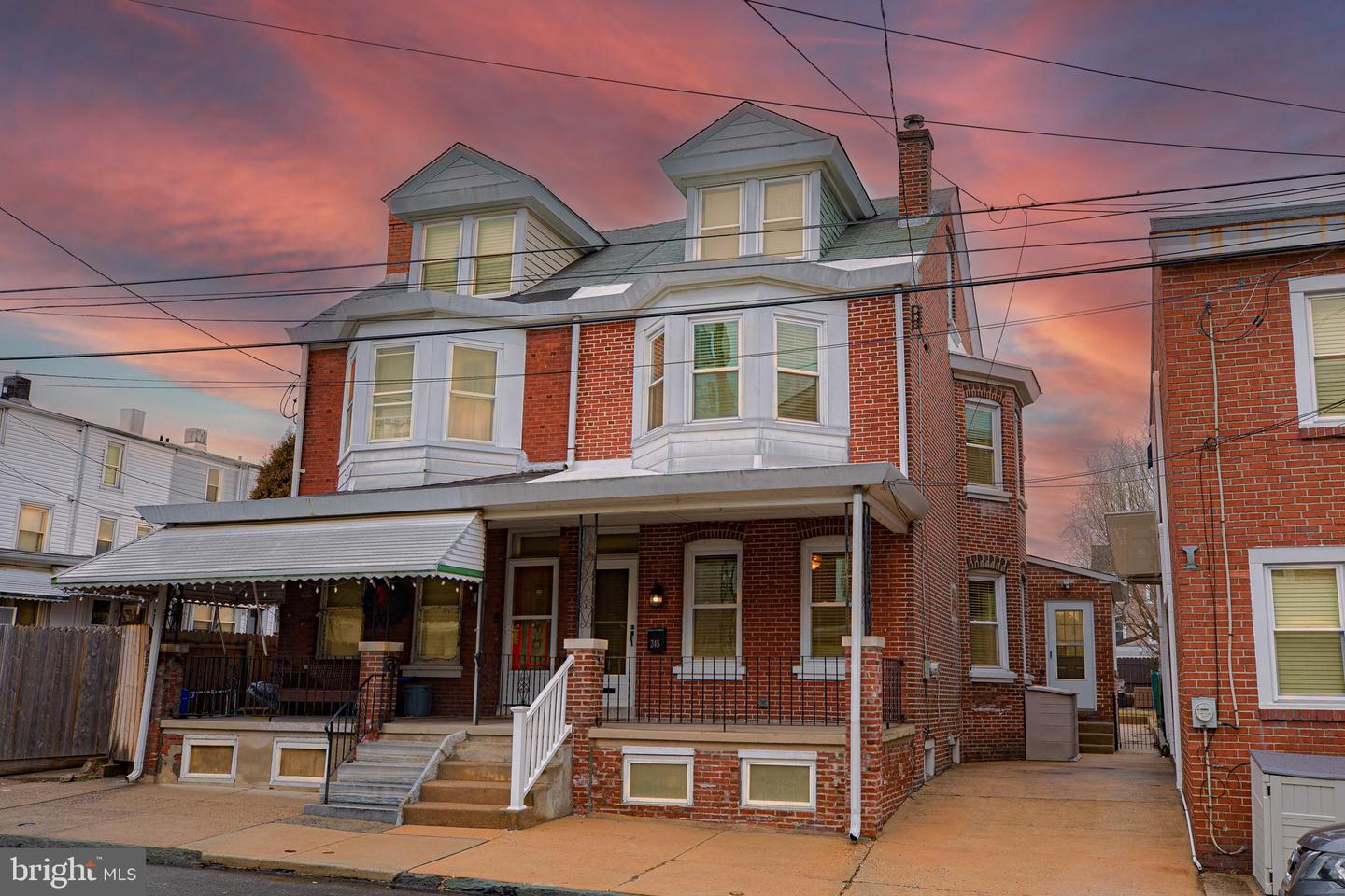 245 Hurst St Property Photo