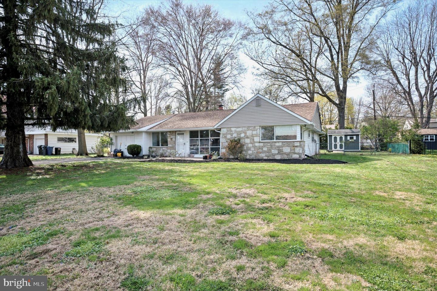 710 Pembroke Rd Property Photo 2