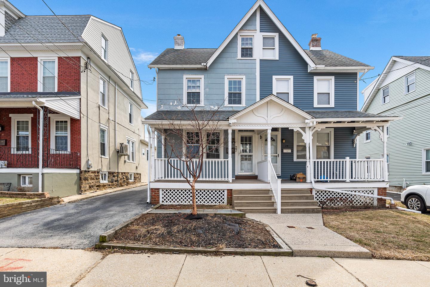27 Holland Ave Property Photo