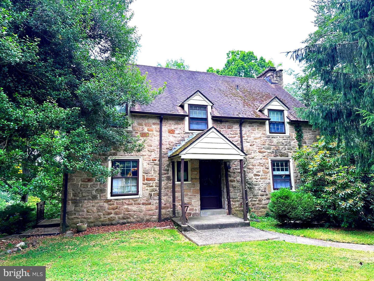 19001 Real Estate Listings Main Image