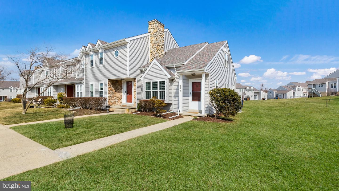 1107 Black Haw Ln Property Photo