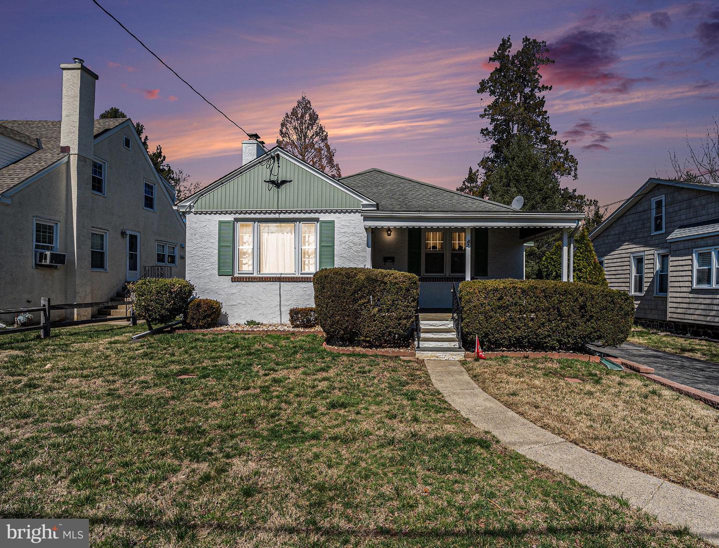 39 Grove Ave Property Photo