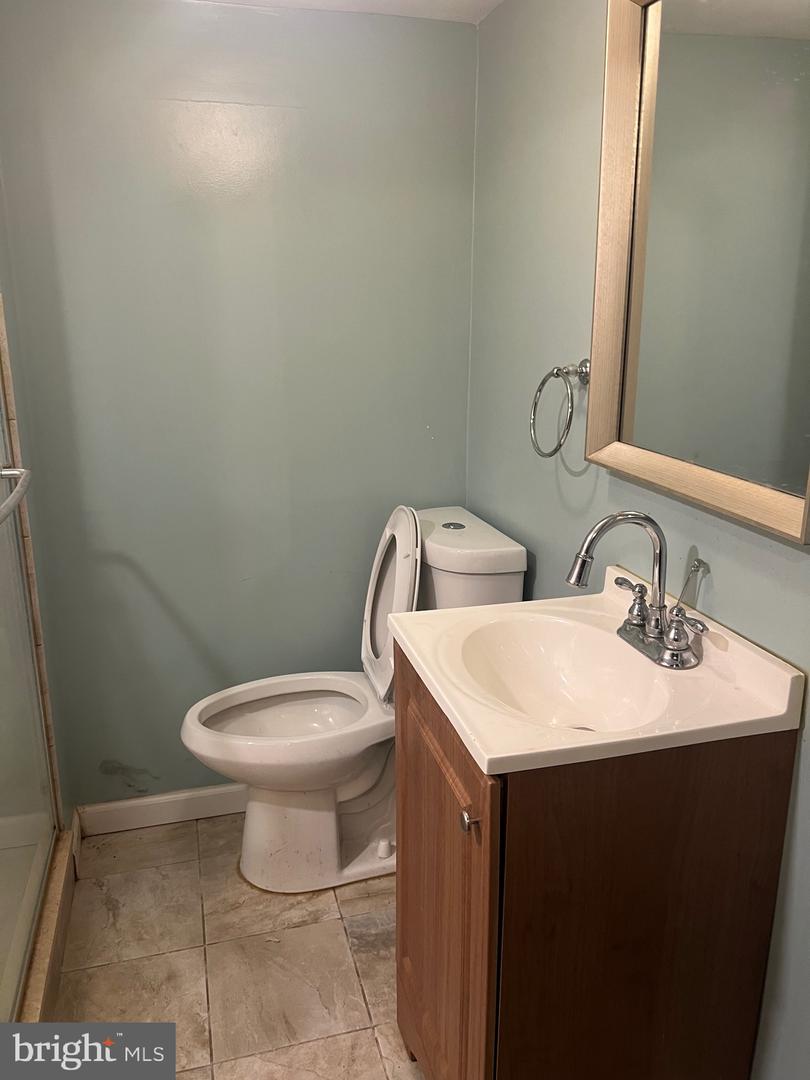 1024 W Airy St Property Photo 8
