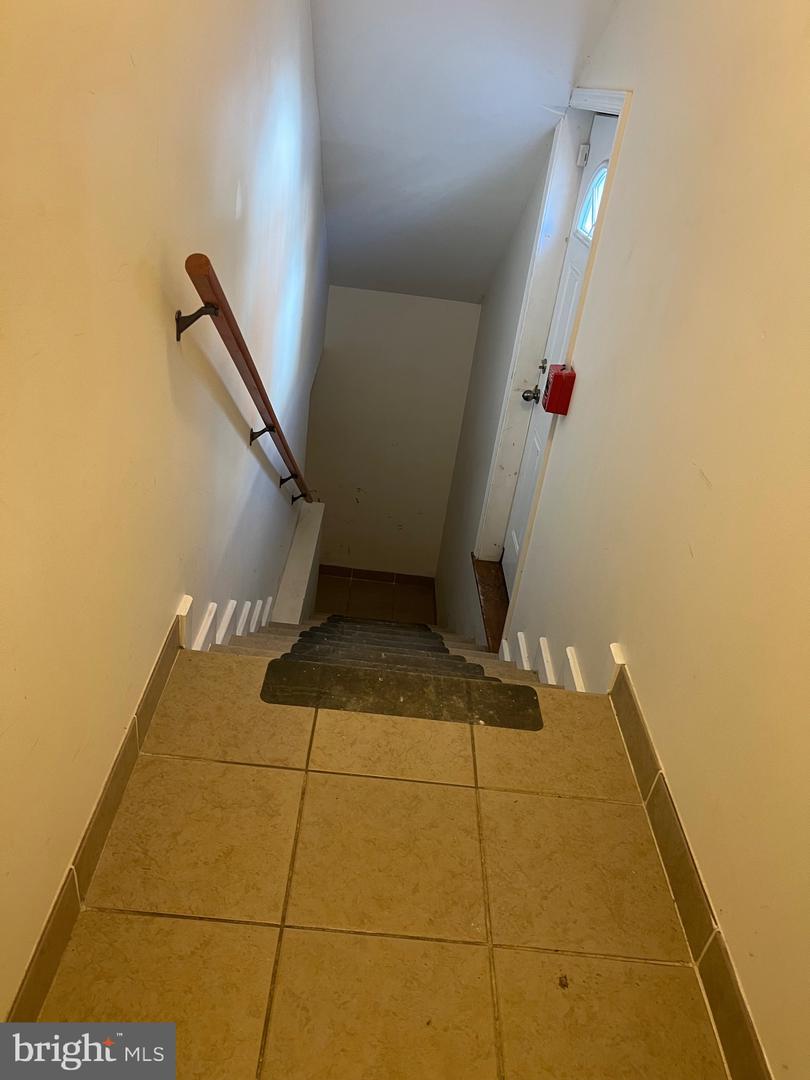 1024 W Airy St Property Photo 10