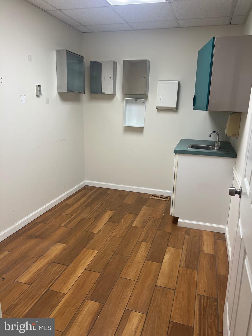 1024 W Airy St Property Photo 19