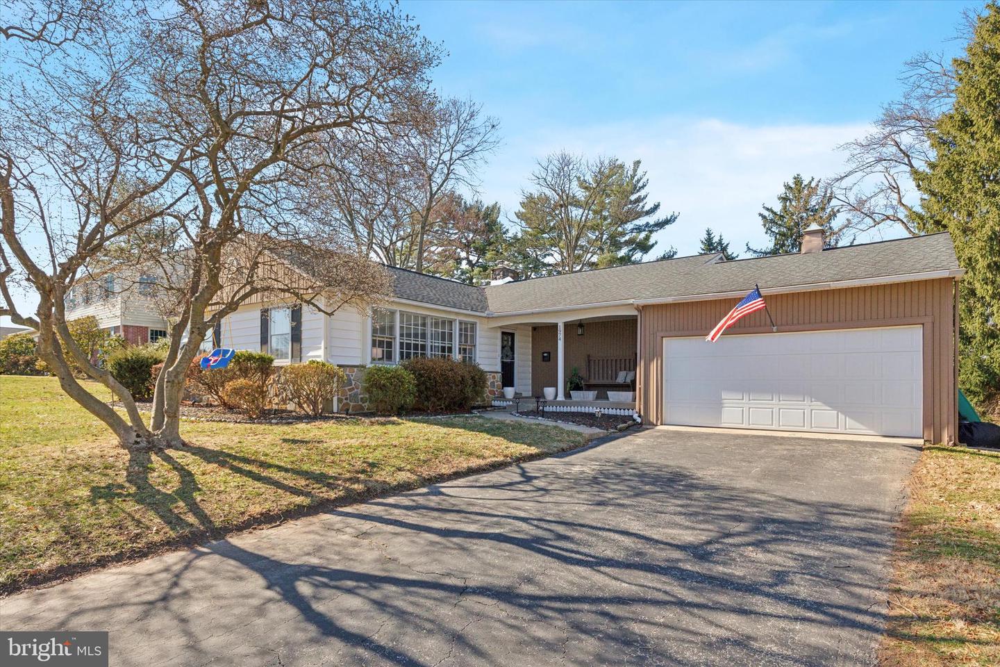 1974 Keswick Way Property Photo 1