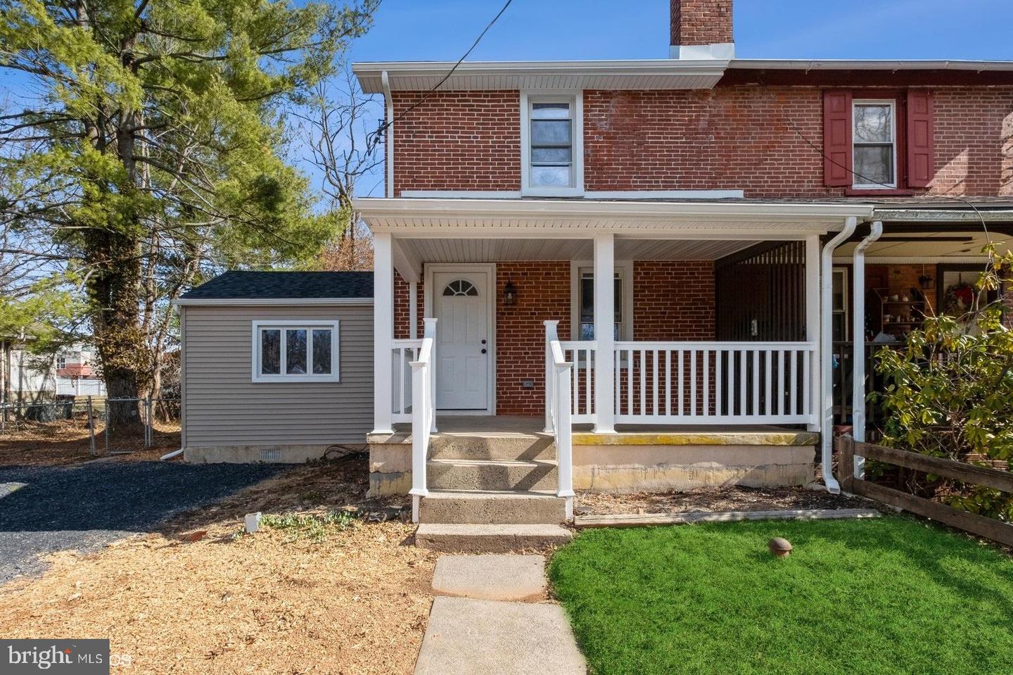 649 Park Rd Property Photo 2