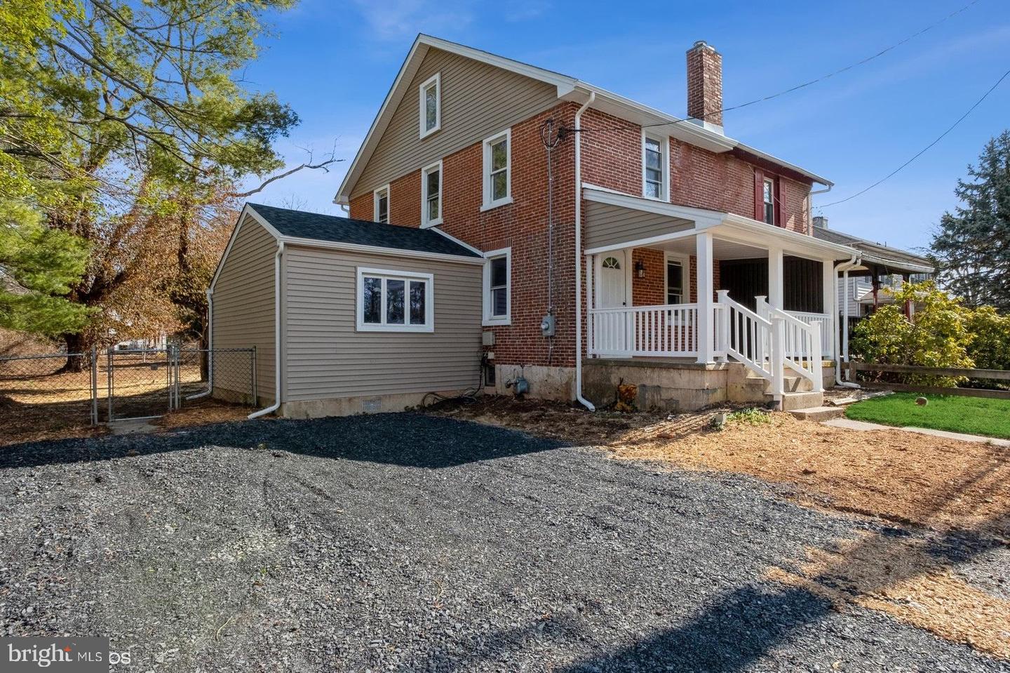 649 Park Rd Property Photo 3