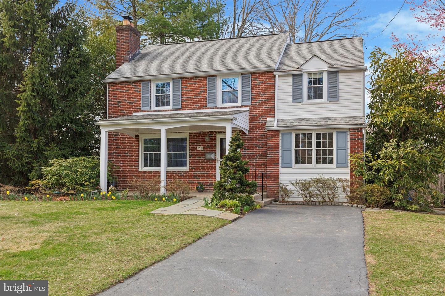 1220 Wheatsheaf Ln Property Photo