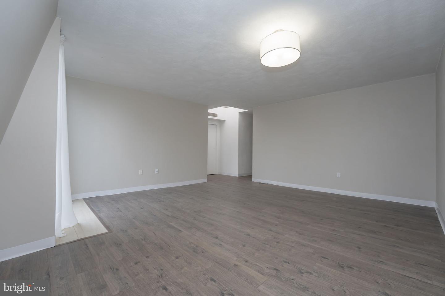 2134 Forest Ln #e-12 Property Photo 9