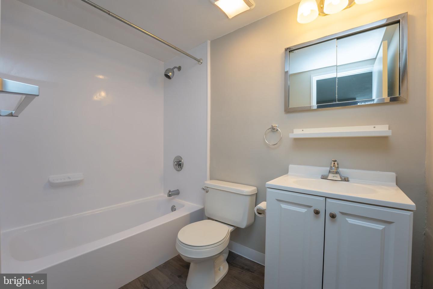2134 Forest Ln #e-12 Property Photo 10