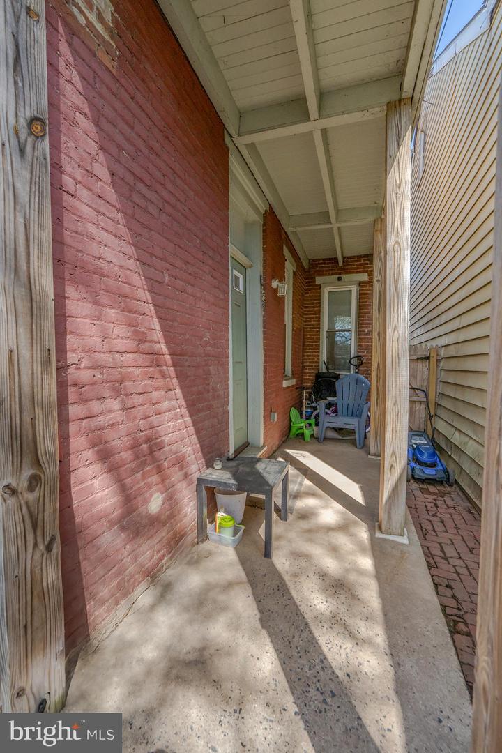 440 Walnut St Property Photo 16