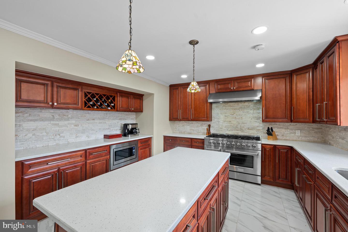 1351 Bobarn Dr Property Photo 10