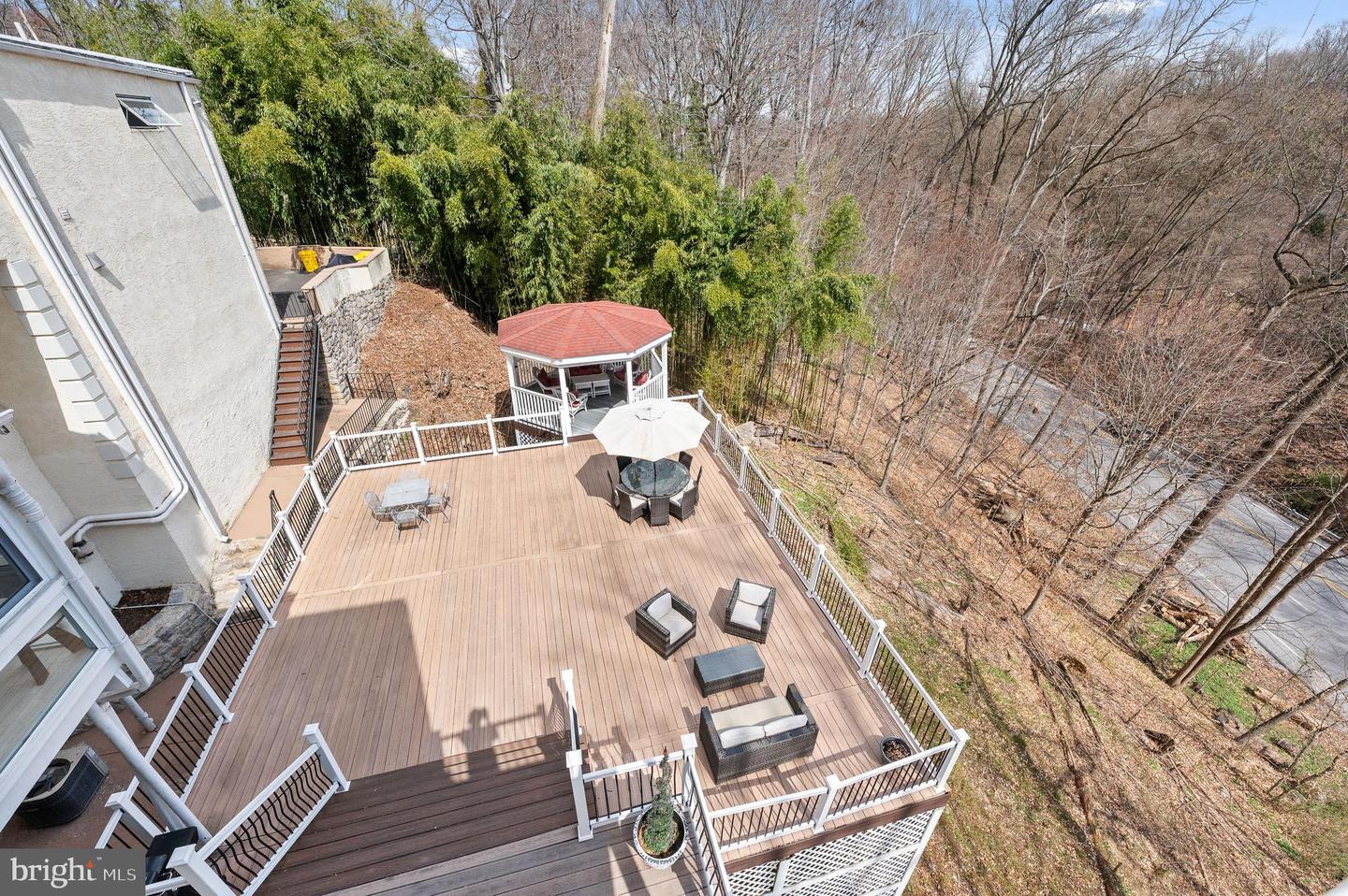 1351 Bobarn Dr Property Photo 37