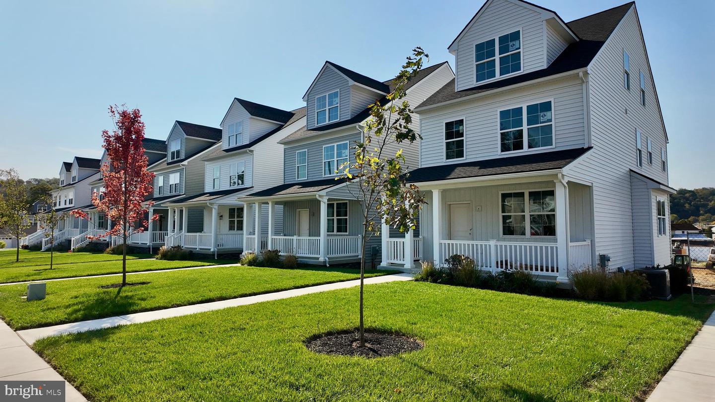 406 E 7th Ave Property Photo 5