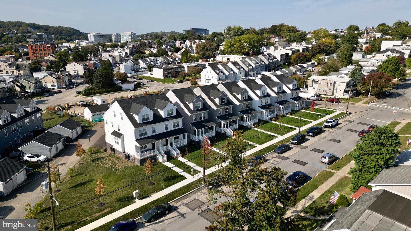 406 E 7th Ave Property Photo 7