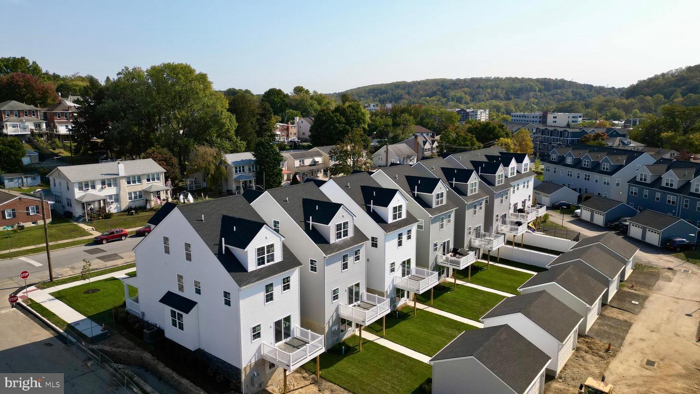 406 E 7th Ave Property Photo 8