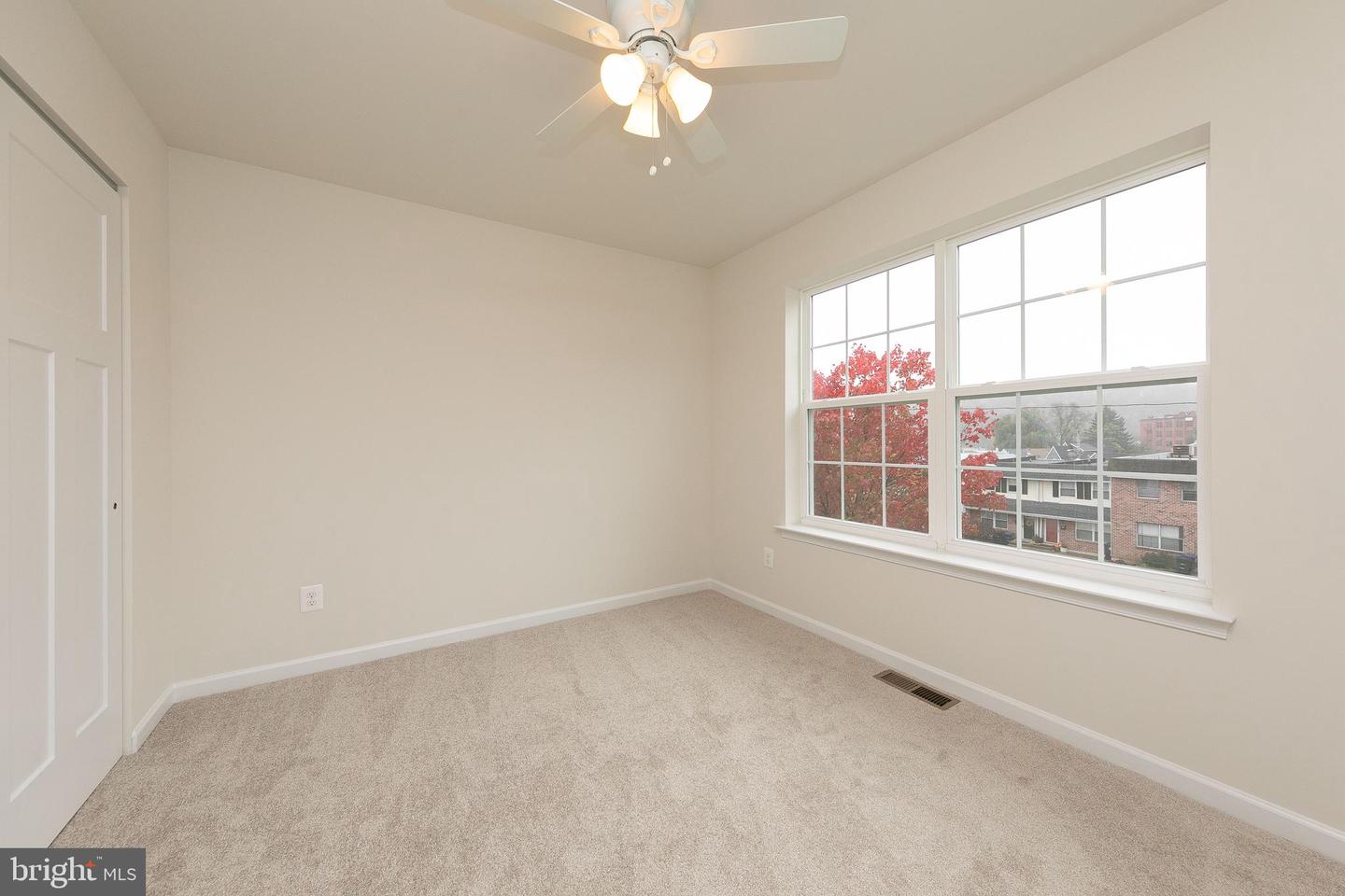 406 E 7th Ave Property Photo 30