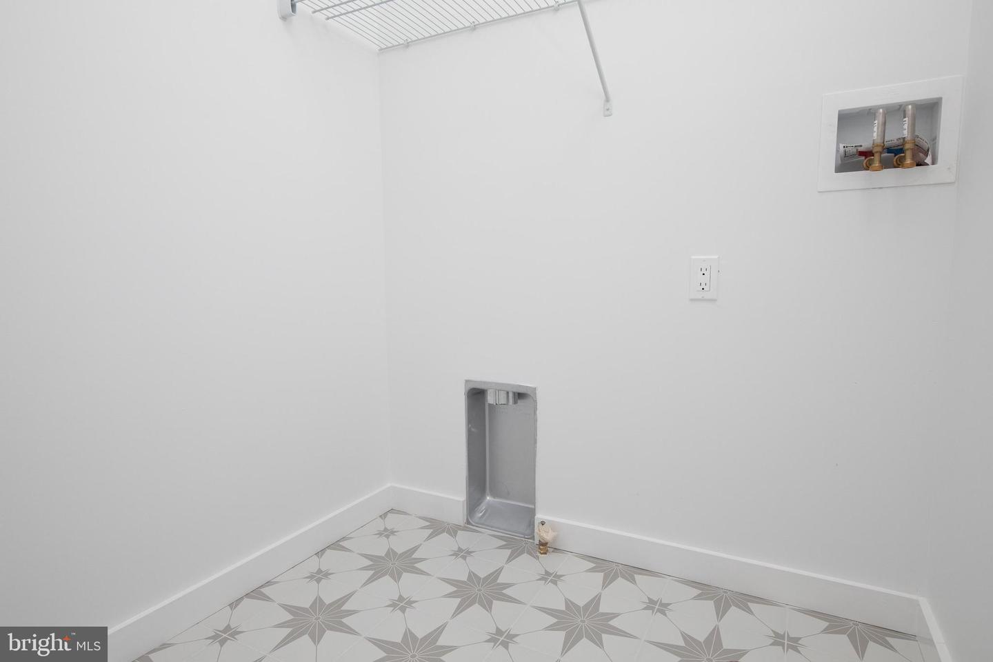 406 E 7th Ave Property Photo 52