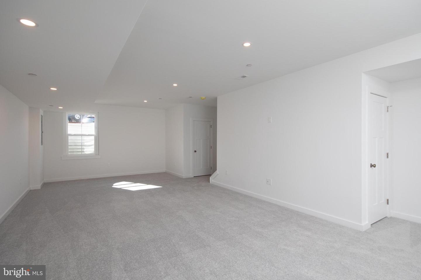 406 E 7th Ave Property Photo 62