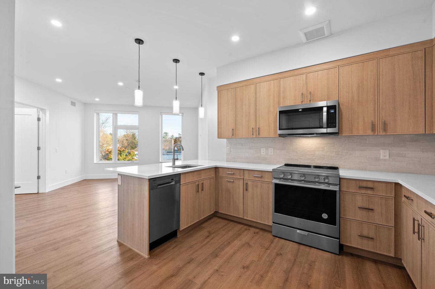 650 Montgomery Avenue #313 Property Photo