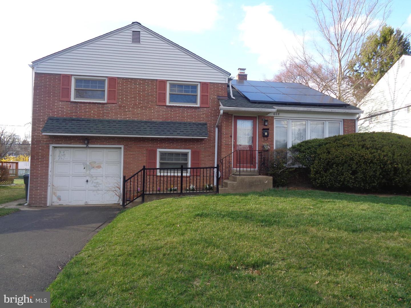 608 Louise Rd Property Photo