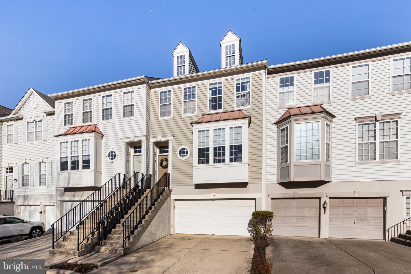 19 Honey Locust Ct Property Photo