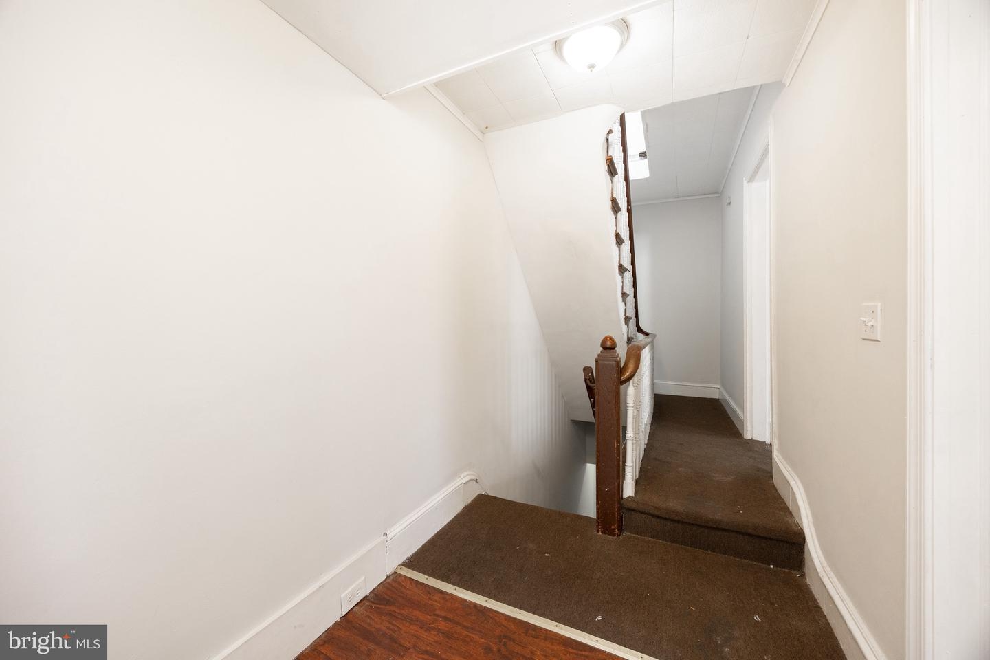 566 Stanbridge St Property Photo 7