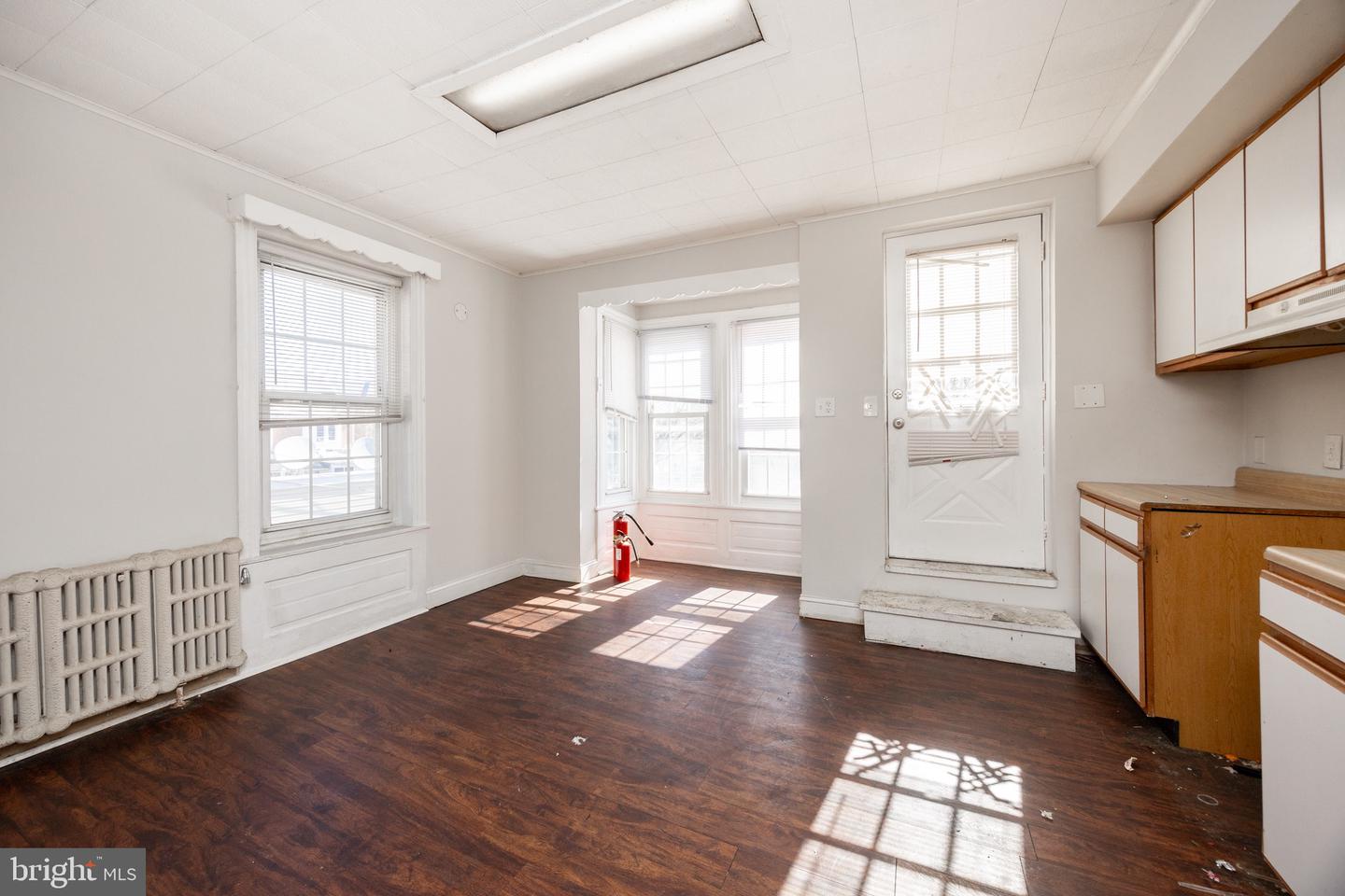 566 Stanbridge St Property Photo 11