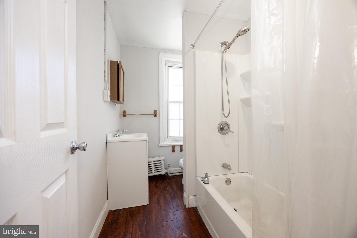 566 Stanbridge St Property Photo 12