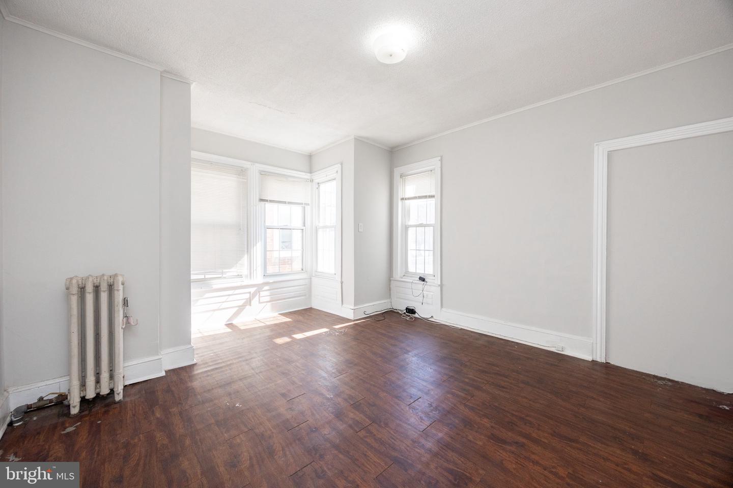 566 Stanbridge St Property Photo 13