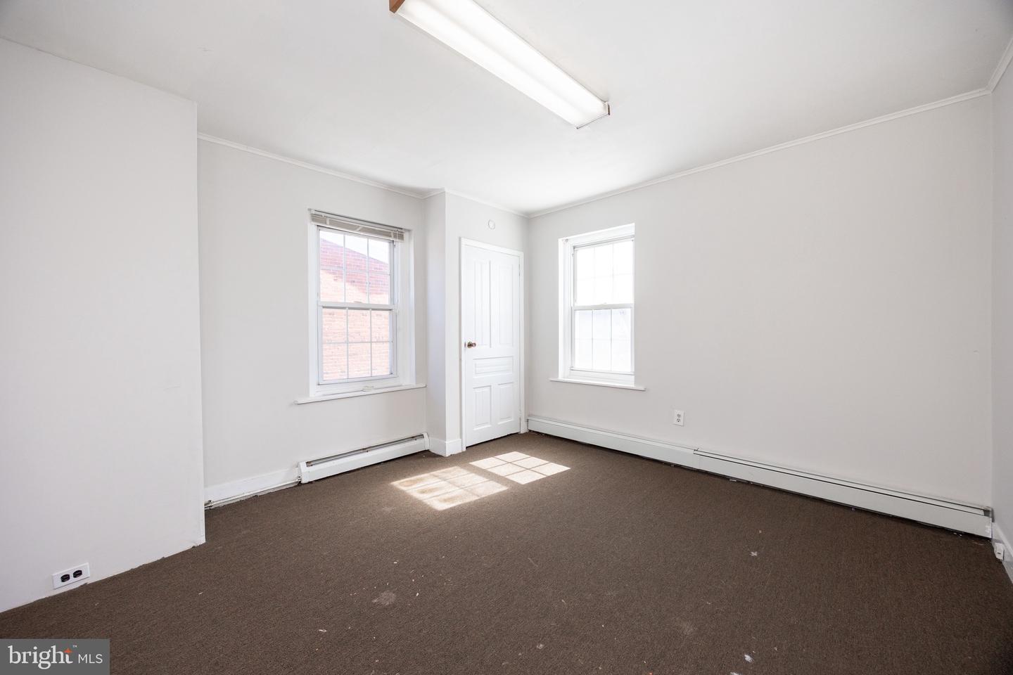 566 Stanbridge St Property Photo 22