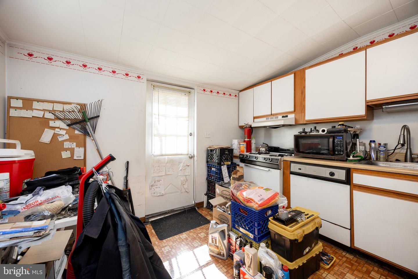 566 Stanbridge St Property Photo 30