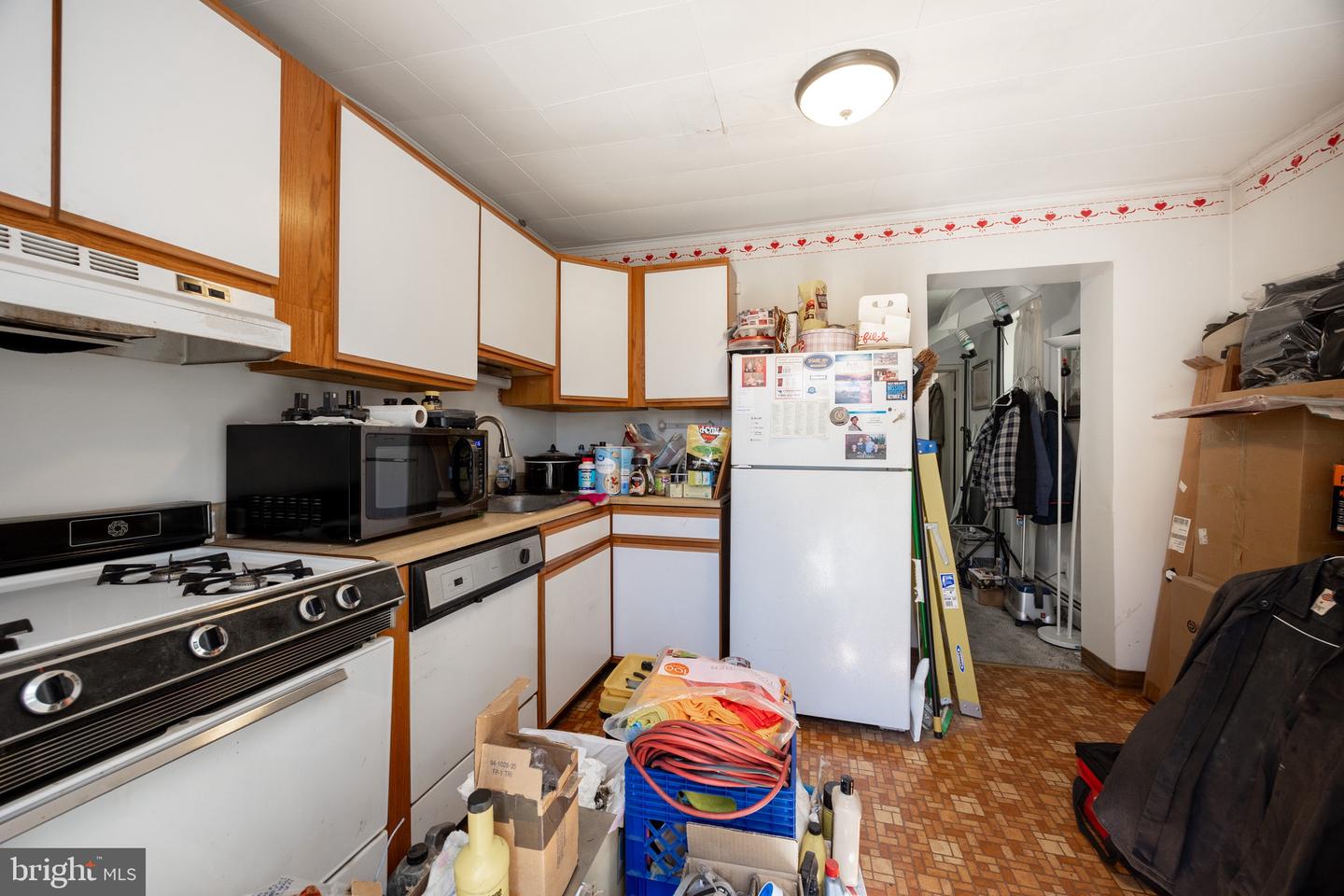 566 Stanbridge St Property Photo 31