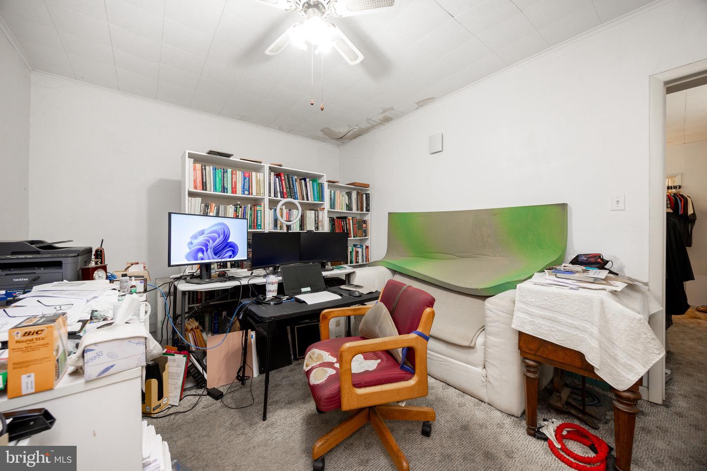 566 Stanbridge St Property Photo 32