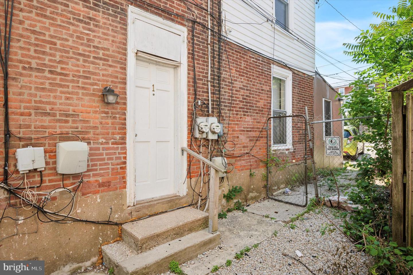 723 Astor St Property Photo 3