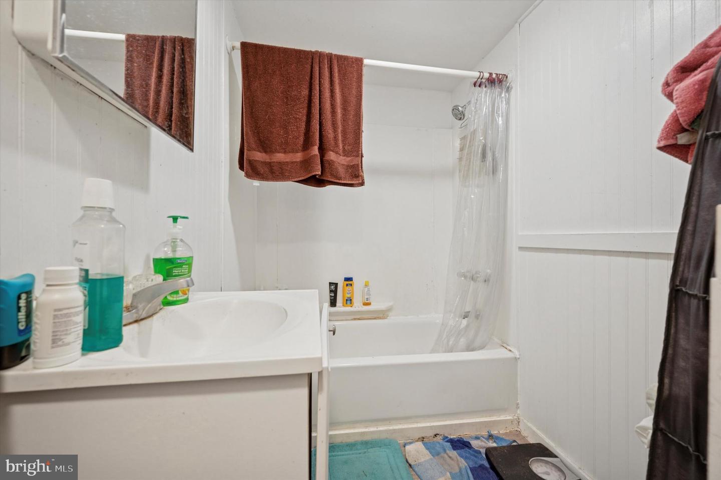 723 Astor St Property Photo 11