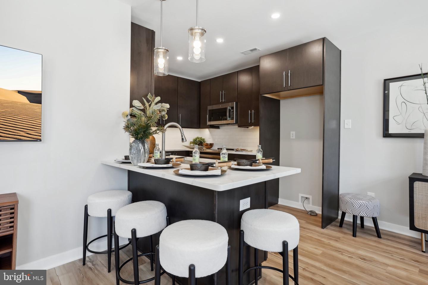 917 Riverplace Dr #17m Property Photo 5