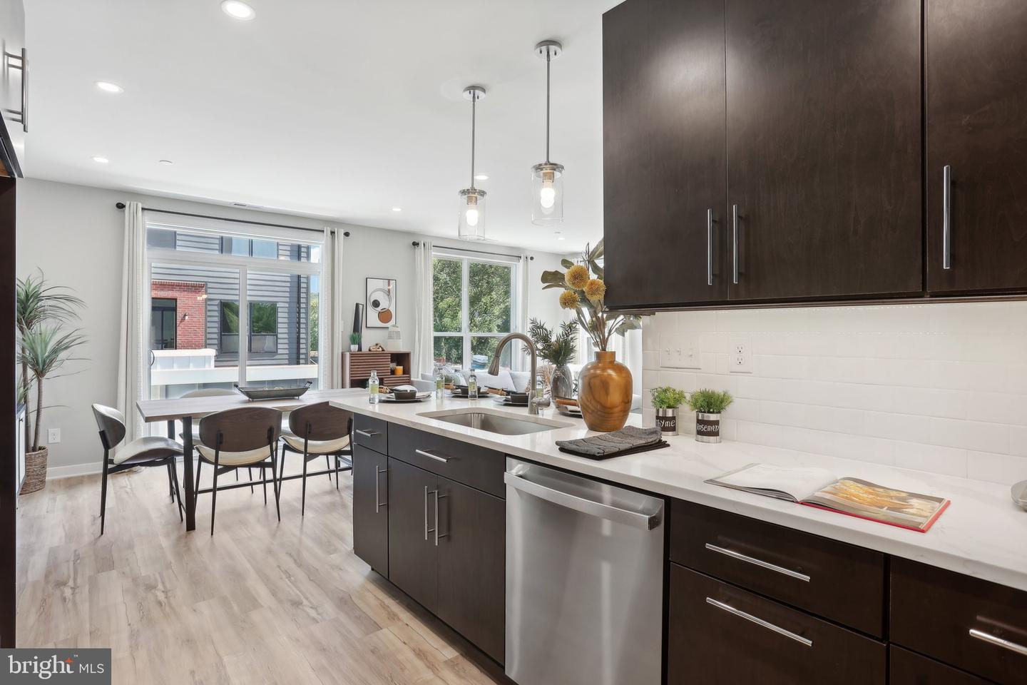 917 Riverplace Dr #17m Property Photo 9