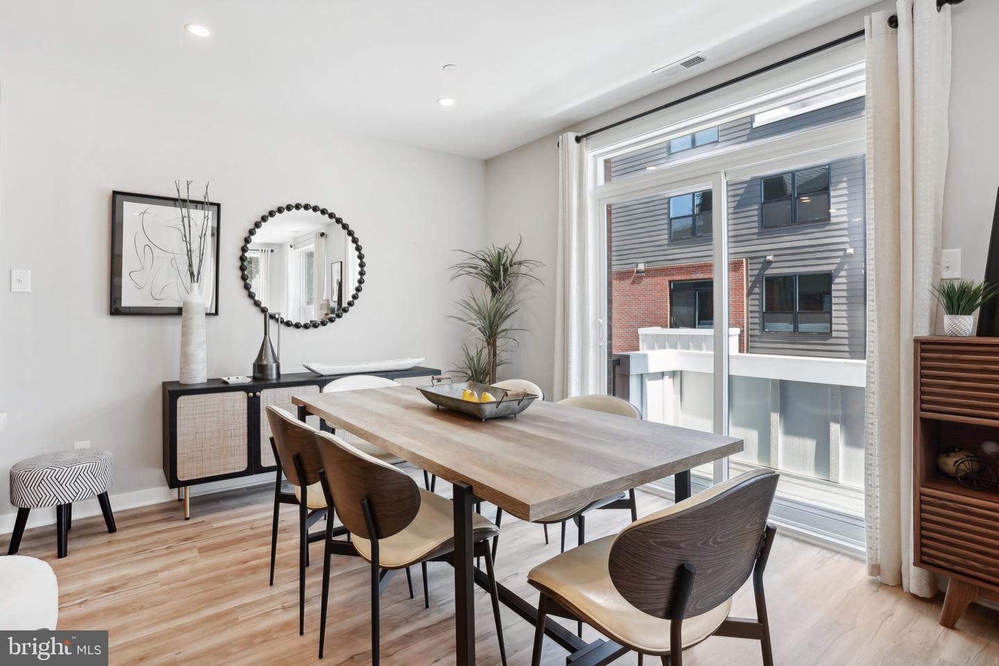 917 Riverplace Dr #17m Property Photo 17