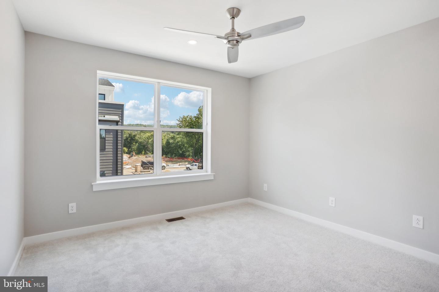 917 Riverplace Dr #17m Property Photo 22