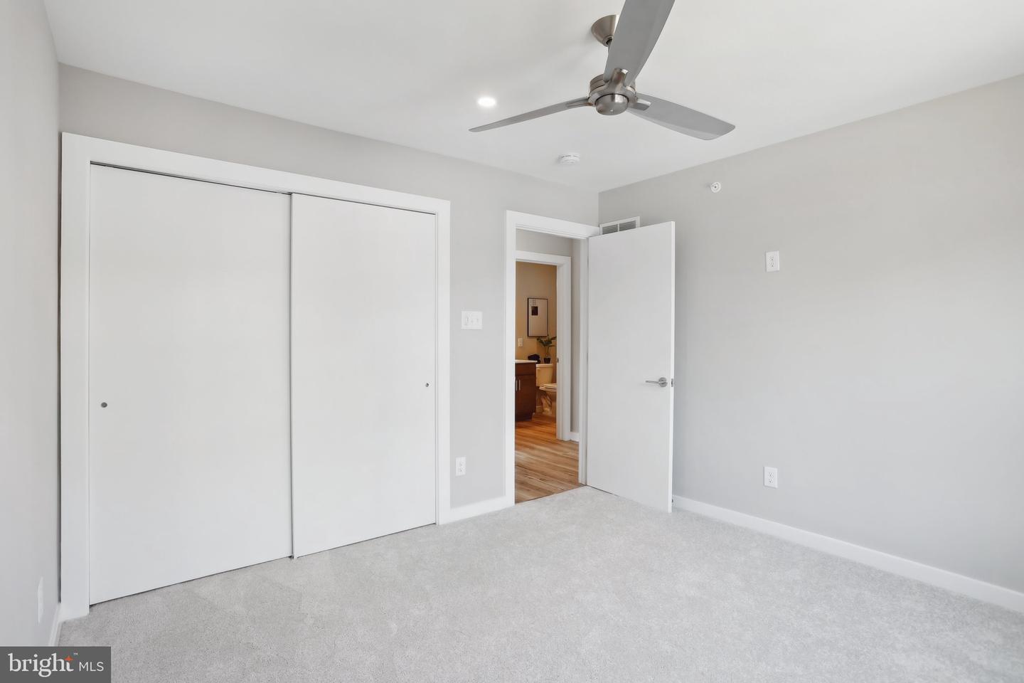 917 Riverplace Dr #17m Property Photo 23