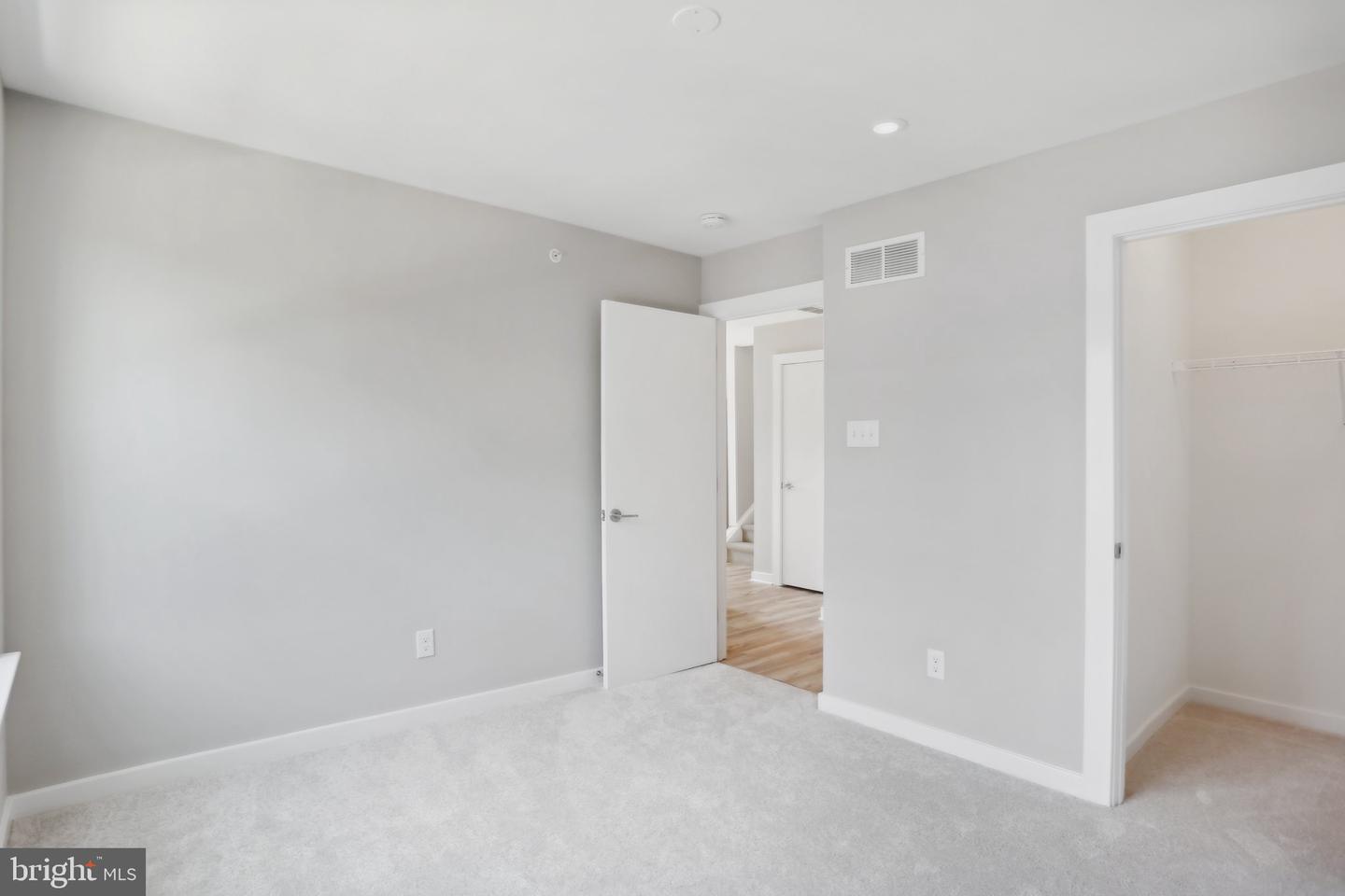 917 Riverplace Dr #17m Property Photo 25