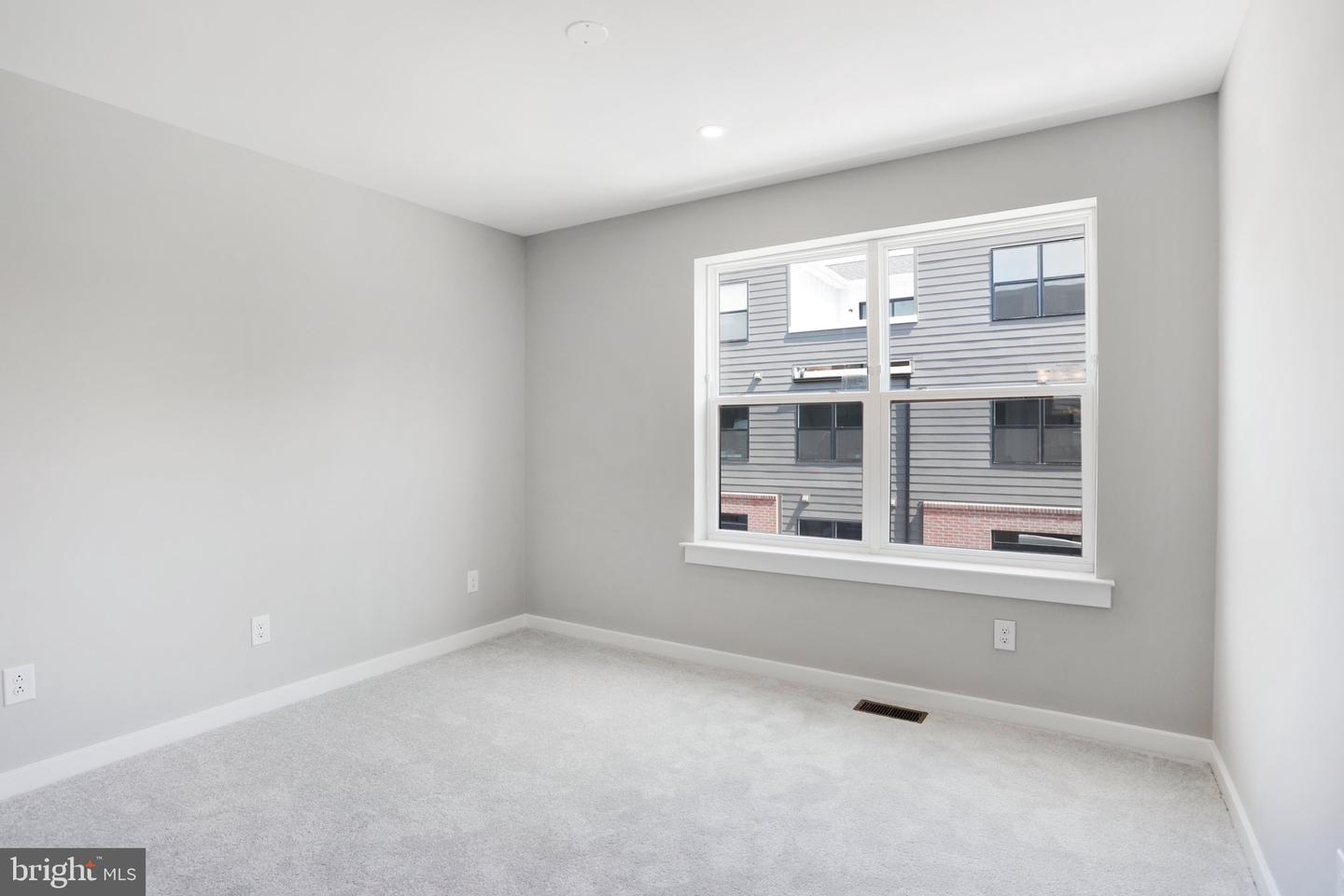 917 Riverplace Dr #17m Property Photo 30