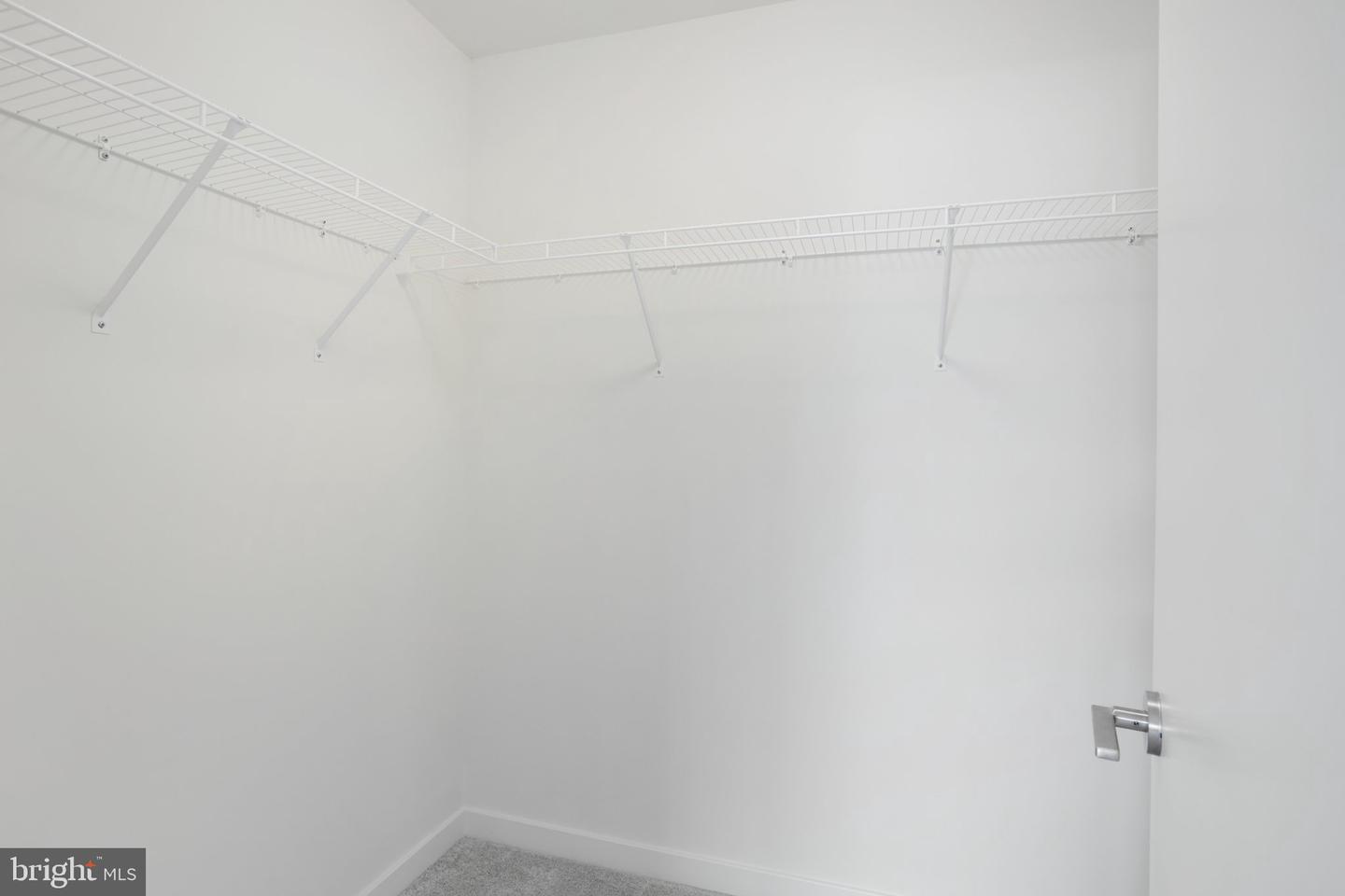 917 Riverplace Dr #17m Property Photo 32